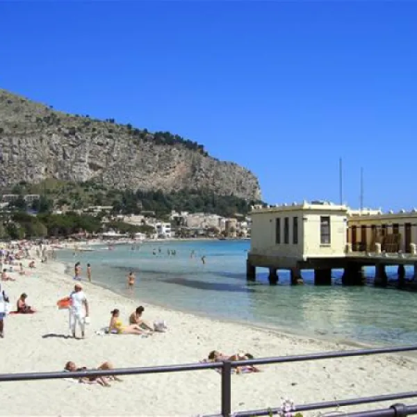 campeggio-la-playa-isola-delle-femmine-zbh8o