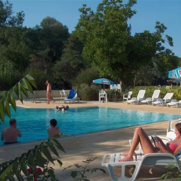 camping-les-tailladis-sarlat-oygfa