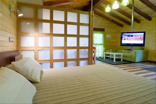 camping-bungalow-park-arco-iris-villaviciosa-de-odn-1u76c