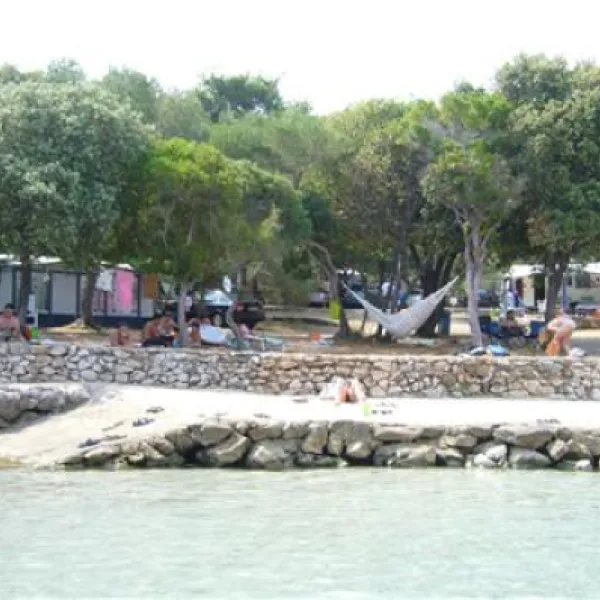 camping-mlaska-suuraj-otok-hvar-6jqja