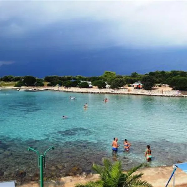 camping-mlaska-suuraj-otok-hvar-ghcmy