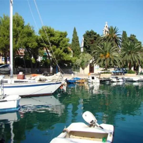 camping-mlaska-suuraj-otok-hvar-ssnaz