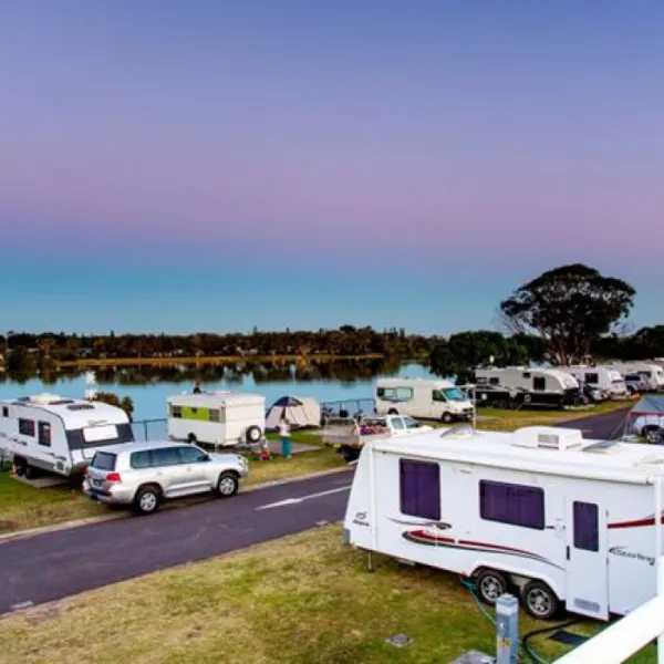 shaws-bay-holiday-park-east-ballina-pyzwo