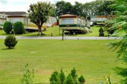 riverside-holidays-hampshire-j4pu2