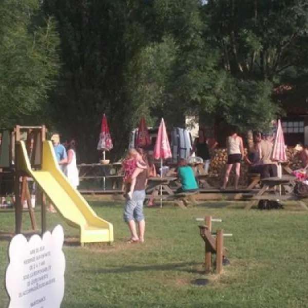 camping-le-pontillou-villamblard-hmxkf