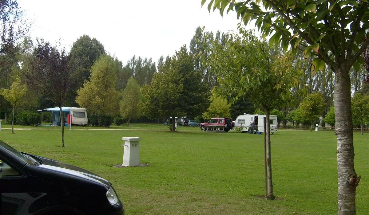 camping-minicipal-au-bord-du-loir-le-lude-hmvlx