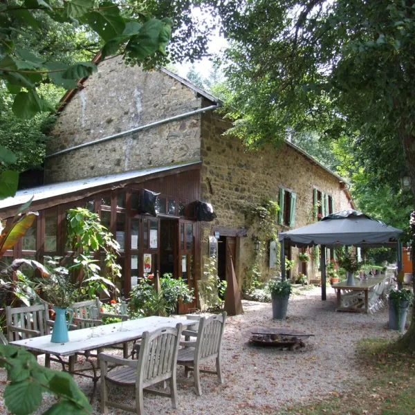 camping-naturiste-les-saules-sussac-thn5a
