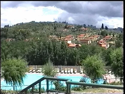 campeggio-il-poggetto-troghi-9bdzn