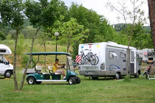 campeggio-il-poggetto-troghi-emlks