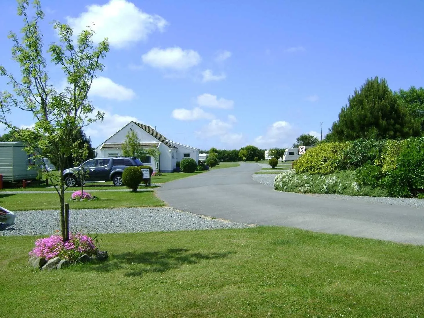 creampots-touring-caravan-camping-park-haverfordwest-gnrl6