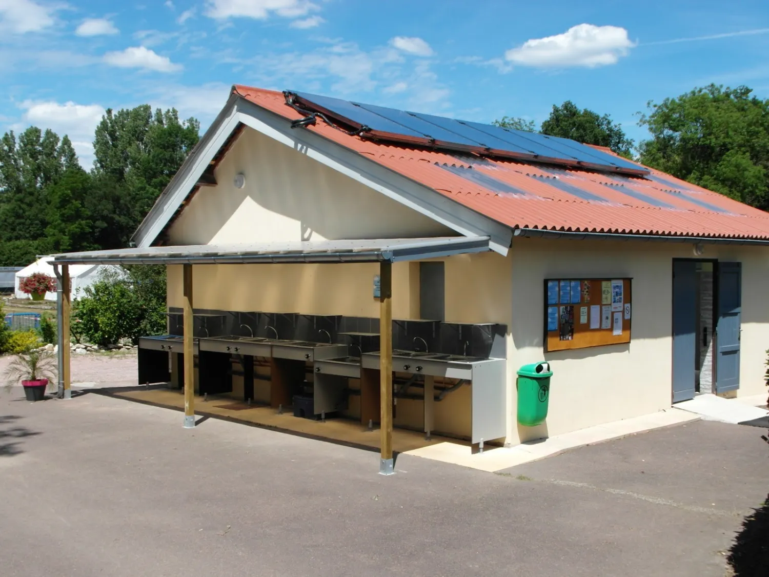 camping-municipal-les-deux-rivieres-la-celle-en-morvan-by98n