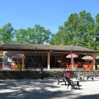 parc-camping-le-peyrolais-st-julien-de-peyrolas-gnvtb