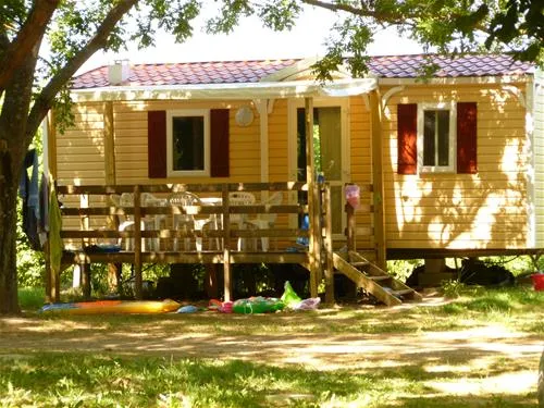 parc-camping-le-peyrolais-st-julien-de-peyrolas-m3drv