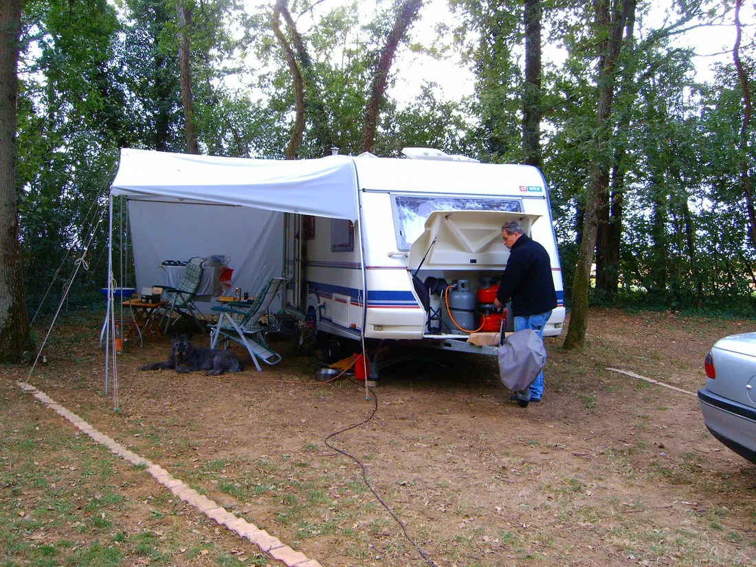 camping-caravaning-bois-de-la-justice-monnerville-wavqu