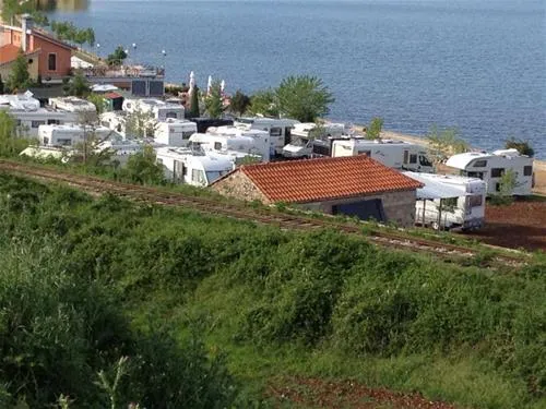 camping-peshku-pogradec-zl3eo