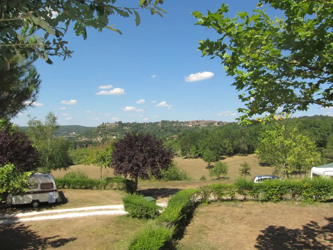camping-pech-de-caumont-cnac-st-julien-sp4bv