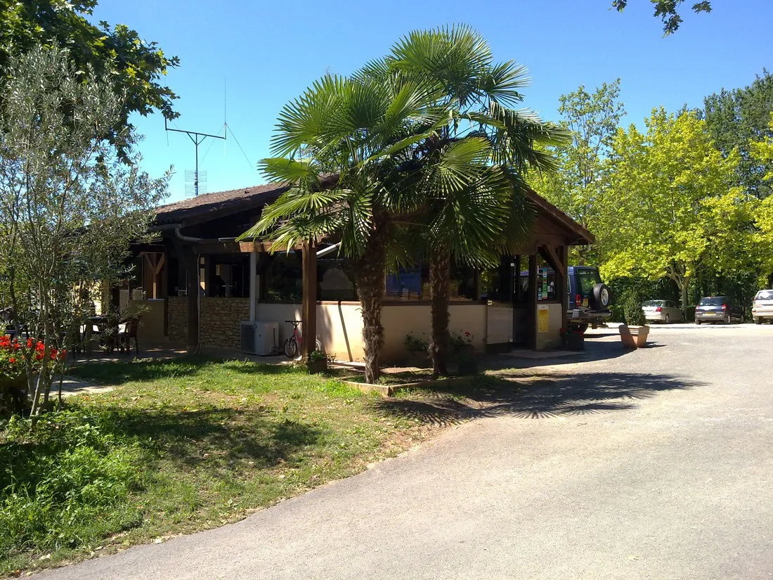 camping-pech-de-caumont-cnac-st-julien-wihyl