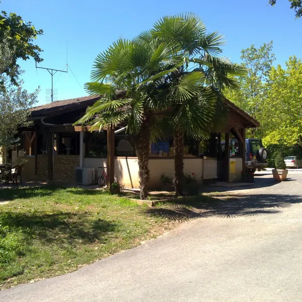 camping-pech-de-caumont-cnac-st-julien-wihyl
