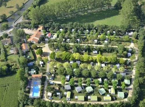 flower-camping-la-venise-verte-coulon-lr8be