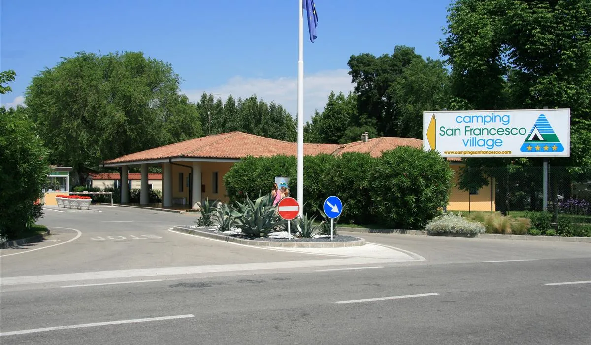 campeggio-san-francesco-desenzano-del-garda-z1opj