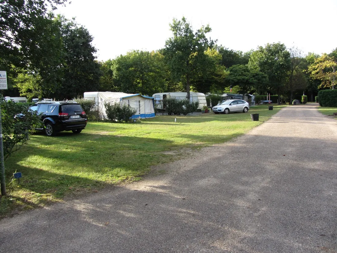 camping-municipal-de-pierre-le-sault-bagneaux-sur-loing-mroye