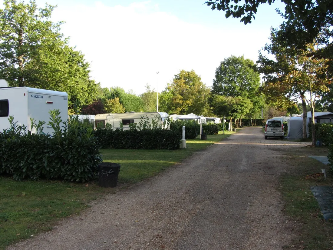 camping-municipal-de-pierre-le-sault-bagneaux-sur-loing-wbpdk