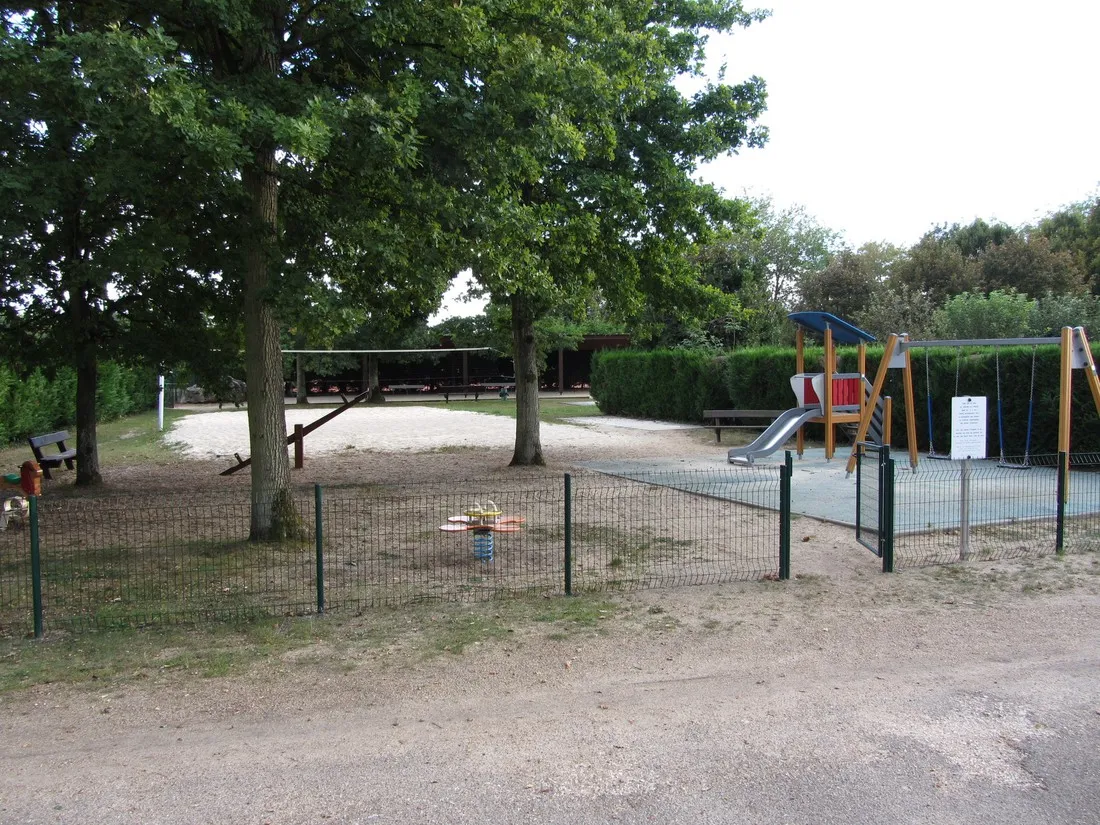 camping-municipal-de-pierre-le-sault-bagneaux-sur-loing-wjqkb