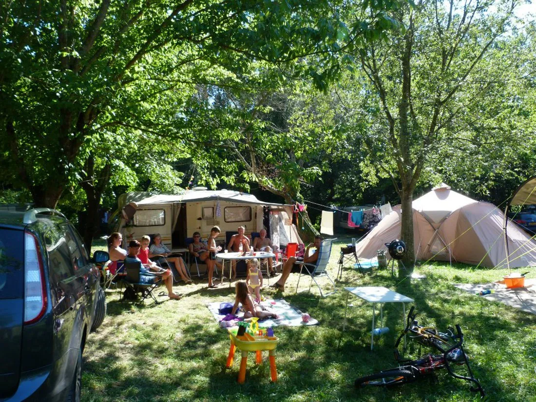 camping-les-plans-mialet-amte2