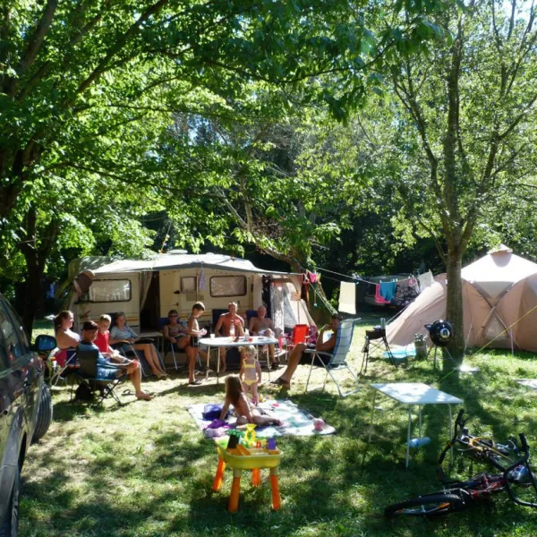 camping-les-plans-mialet-amte2