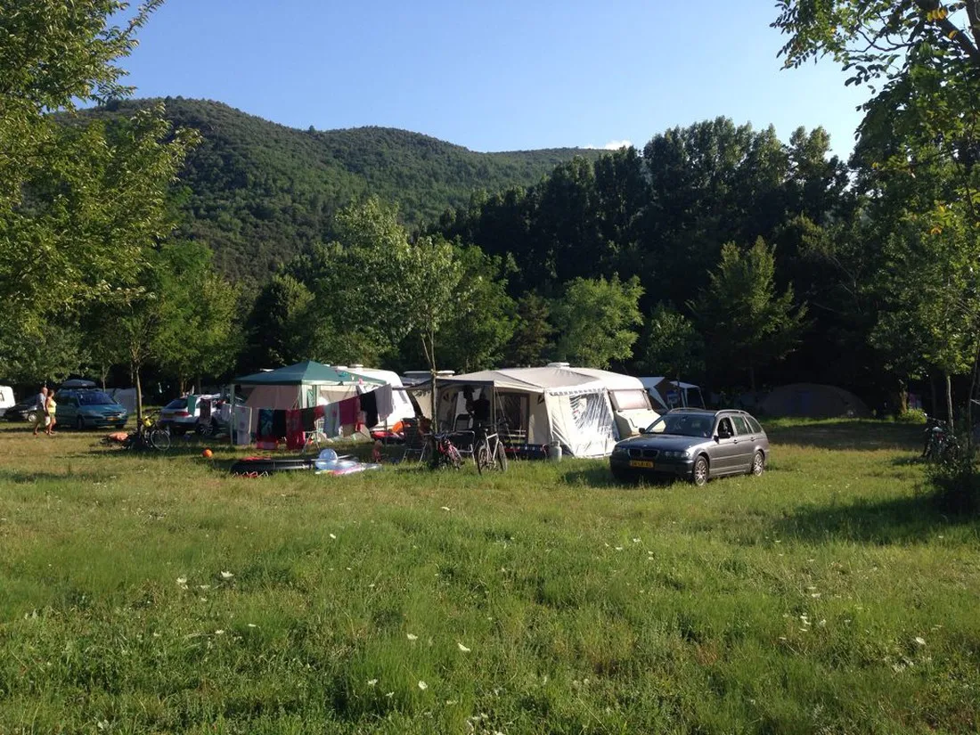 camping-les-plans-mialet-l0lod