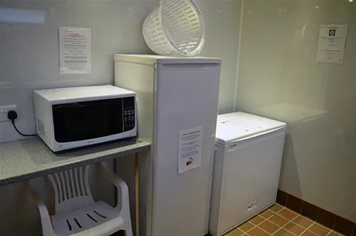 campsite-broadhembury-holiday-park-kingsnorth-1cjdi