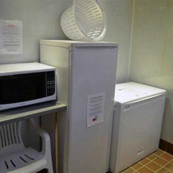 campsite-broadhembury-holiday-park-kingsnorth-1cjdi