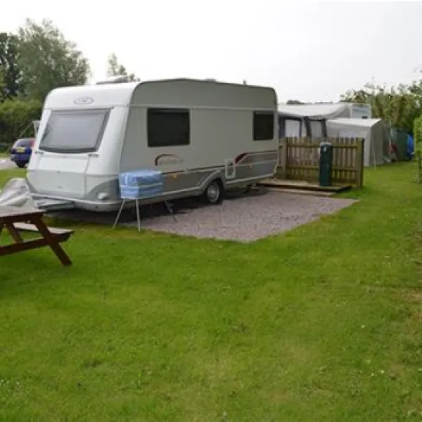 campsite-broadhembury-holiday-park-kingsnorth-3lkqd