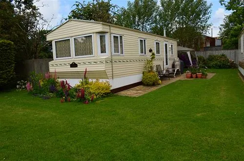 campsite-broadhembury-holiday-park-kingsnorth-cr1bh