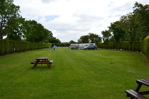 campsite-broadhembury-holiday-park-kingsnorth-jwaej