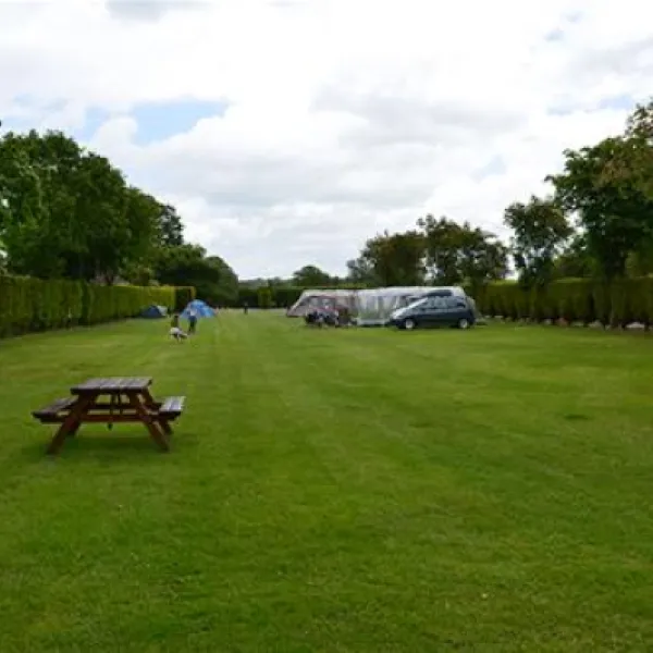 campsite-broadhembury-holiday-park-kingsnorth-jwaej