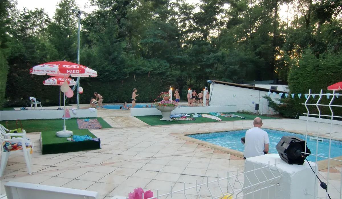 camping-les-ombrages-dallet-t81y7