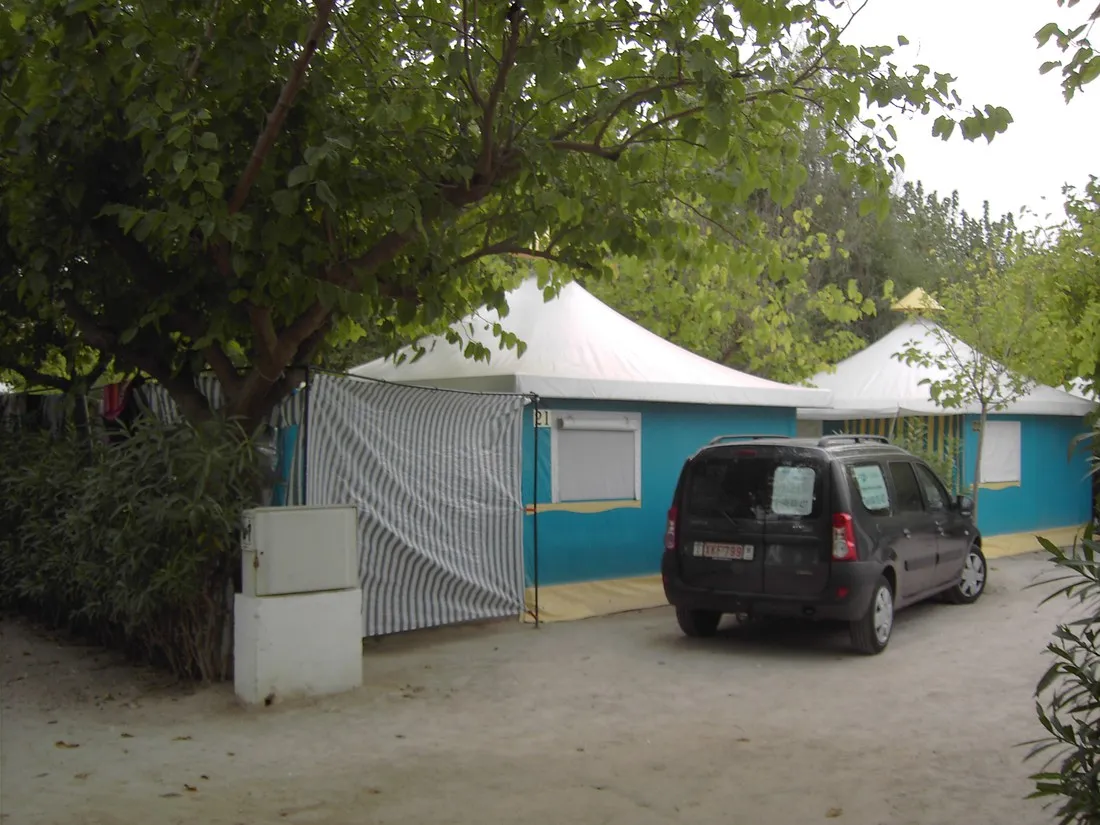 camping-azul-oliva-xvqtv