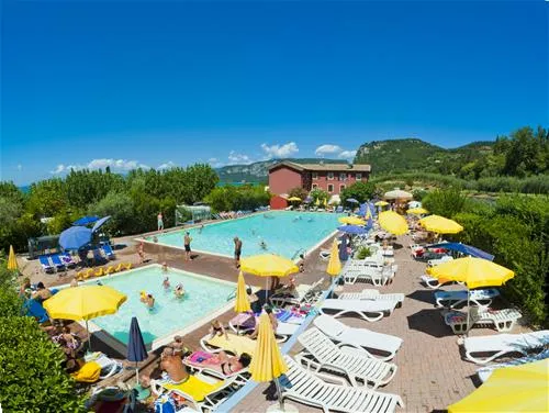 campeggio-serenella-bardolino-auyiv