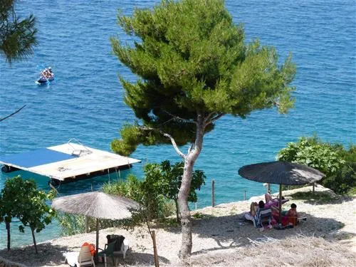 camping-aloa-bol-w9vzk