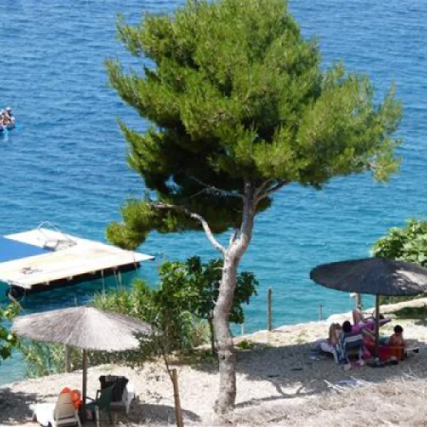 camping-aloa-bol-w9vzk