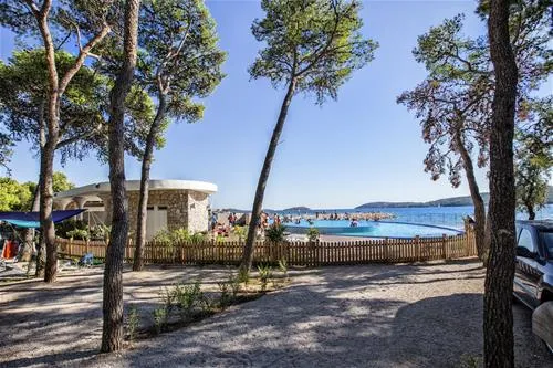 solaris-camping-beach-resort-sibenik-oxd3u