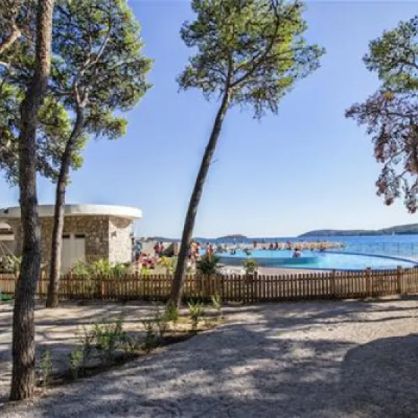 solaris-camping-beach-resort-sibenik-oxd3u