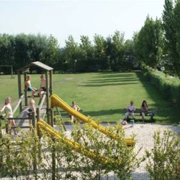 camping-le-champ-neuf-st-quentin-en-tourmont-mvw4w
