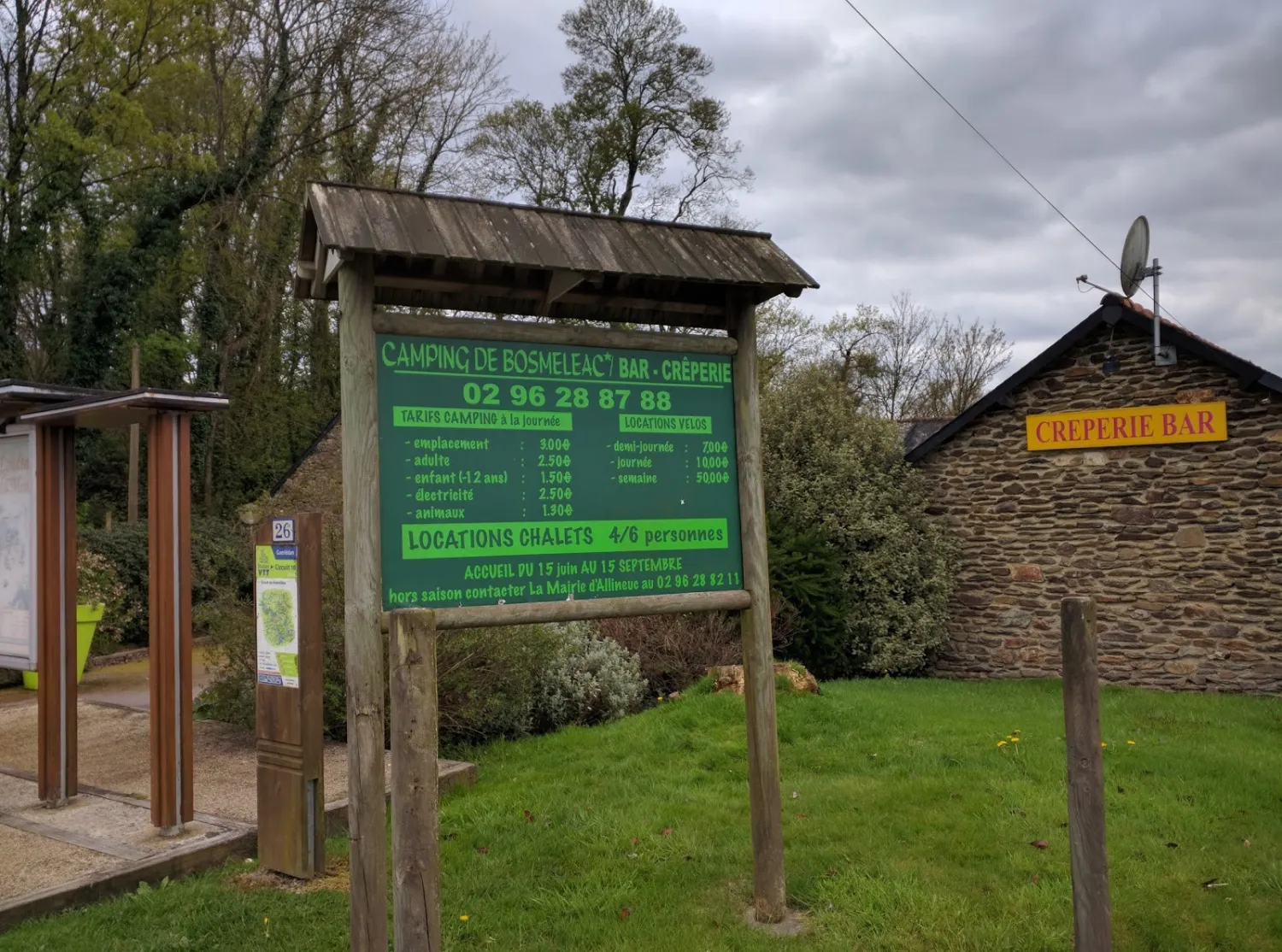 camping-le-lac-allineuc-u0p9g