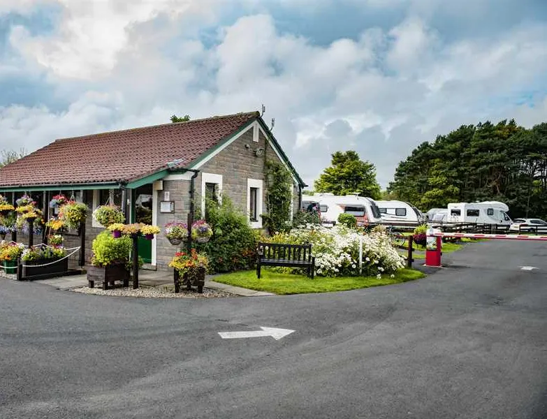 camping-and-caravan-club-site-dunstan-hill-alnwick-rpbdi