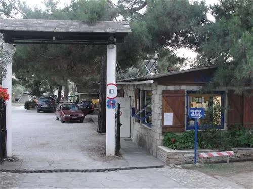 campsite-pefkari-pefkari-zhadq