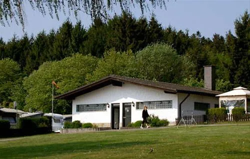 camping-haus-am-see-schmidthahn-bei-steinebach-1fiig