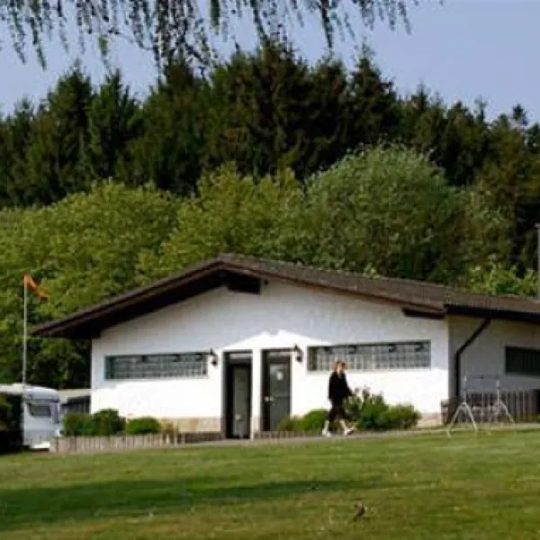 camping-haus-am-see-schmidthahn-bei-steinebach-1fiig
