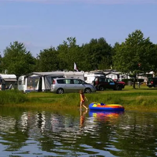 camping-haus-am-see-schmidthahn-bei-steinebach-uaevl